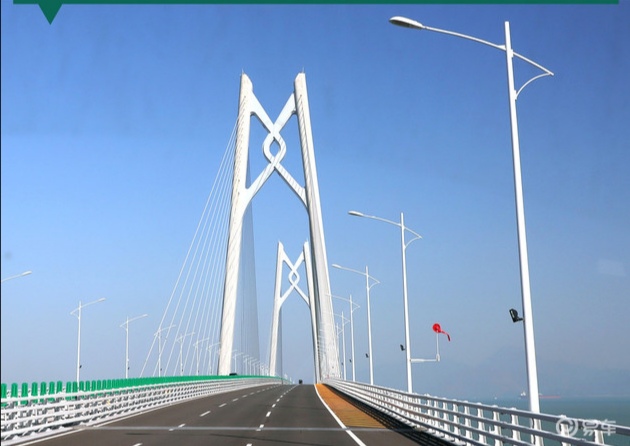 港珠澳大桥的桥塔设计成中国结图案.jpg